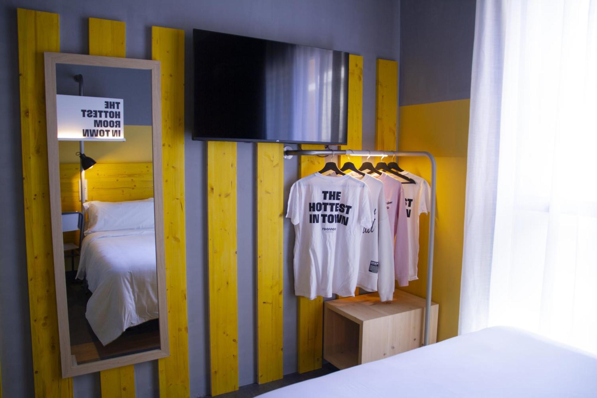 Room00 Valencia Hostel Екстериор снимка