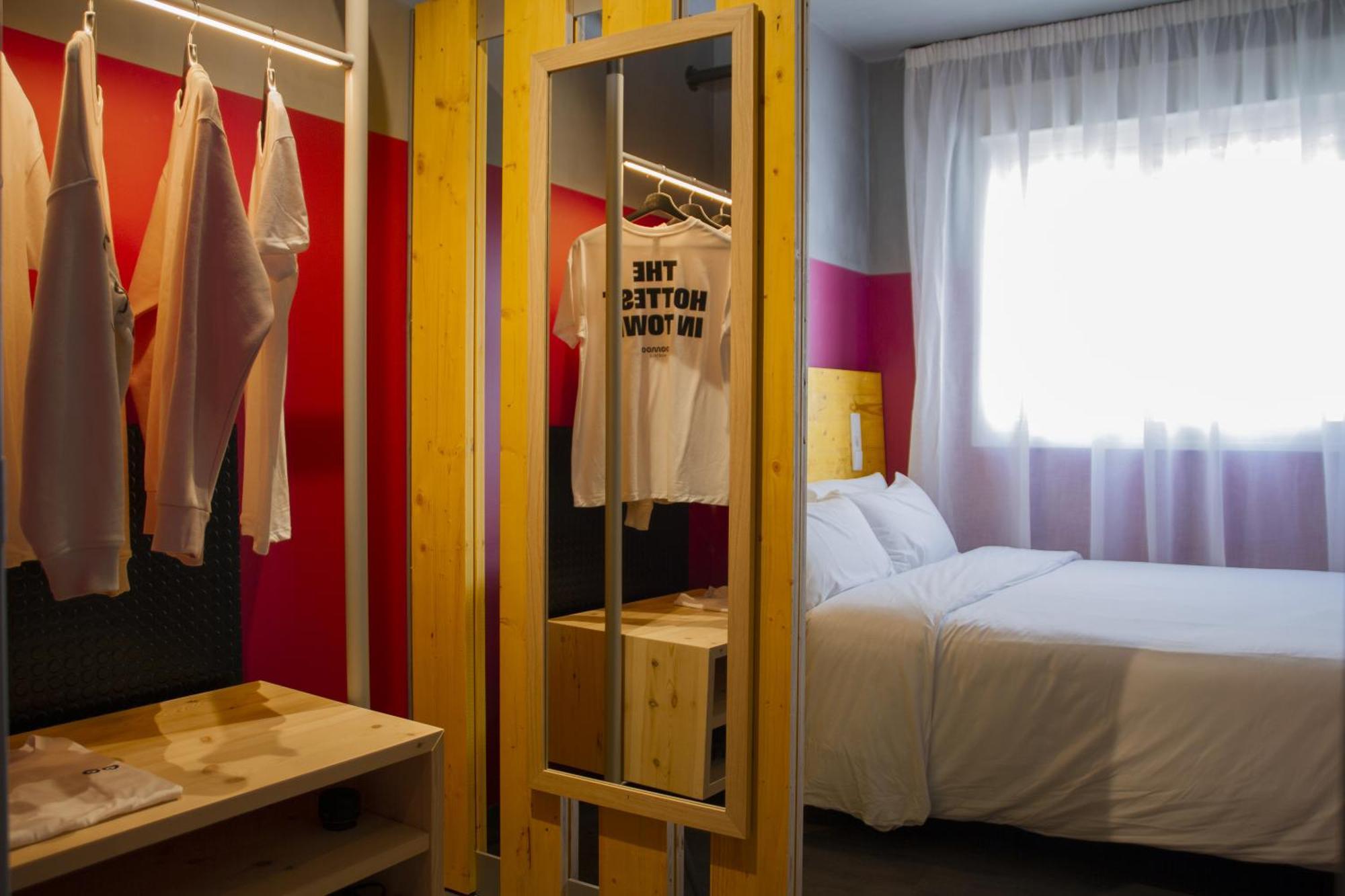 Room00 Valencia Hostel Екстериор снимка